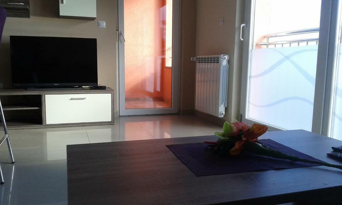 Apartments Sandra With Free Private Parking Fiume Esterno foto