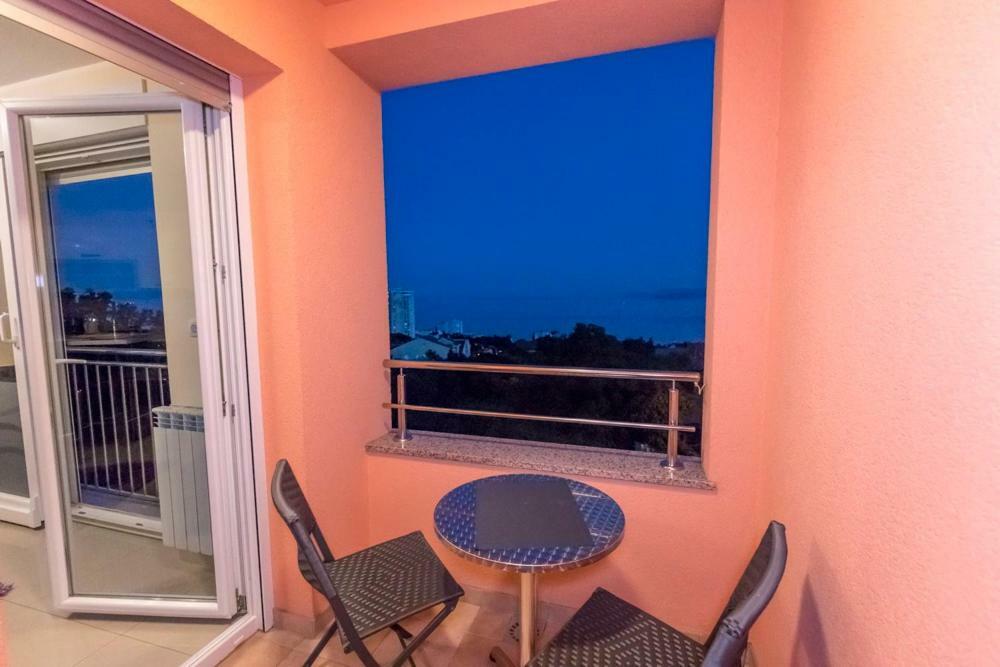 Apartments Sandra With Free Private Parking Fiume Esterno foto