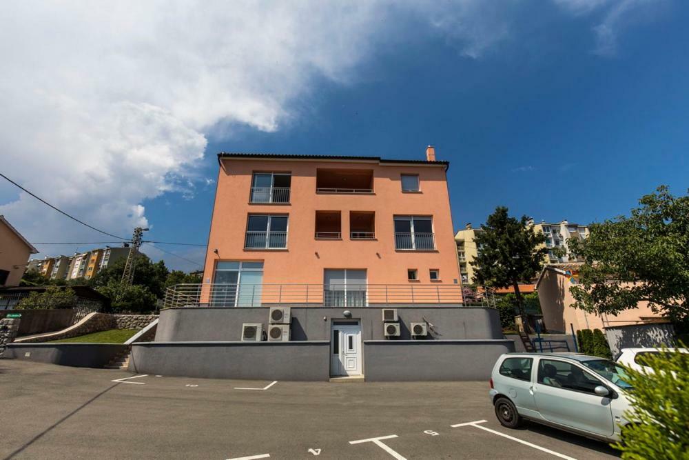 Apartments Sandra With Free Private Parking Fiume Esterno foto